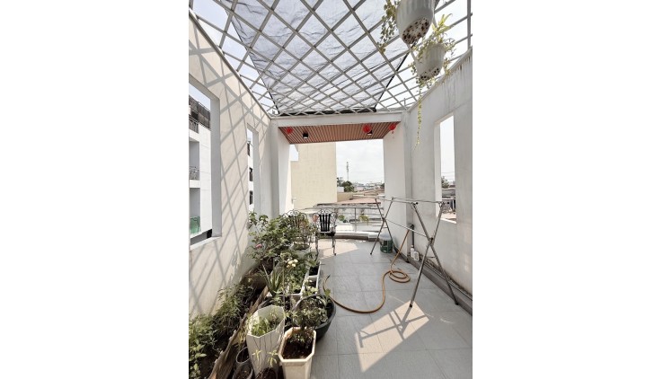 NGAY TÊN LỬA, GẦN CHỢ, 30M2, 3 TẦNG GIÁ CHỈ NHỈNH 3 TỶ